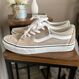 Vans Beige and White Low-Top Sneakers size 9.5 like new